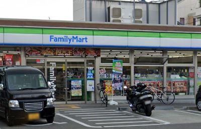 近くのコンビニまで932m（徒歩12分）