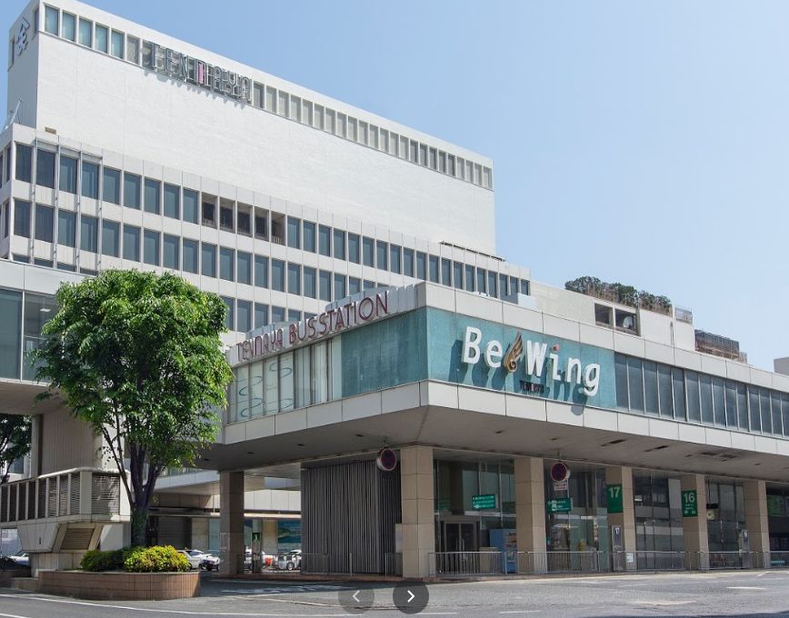 近くの天満屋岡山店まで1,360m（徒歩17分）