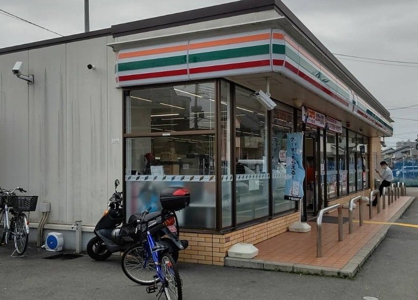 近くのセブンイレブン 枚方村野西町店まで1,387m(徒歩18分)