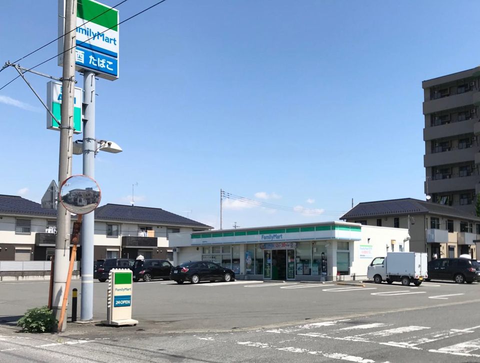 近くのファミリーマート 太田新井町店まで1,044m(徒歩14分)