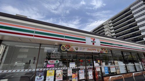 近くのセブンイレブンまで1,528m(徒歩20分)