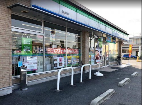 近くのファミリーマート 岡山御南店まで439m(徒歩6分)