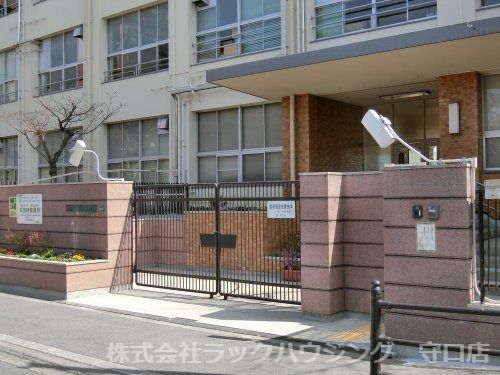 近くの大阪市立内代小学校まで490m(徒歩7分)