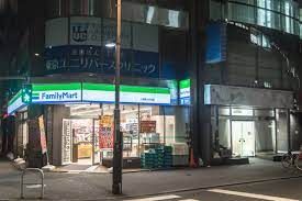 近くのコンビニまで220m（徒歩3分）