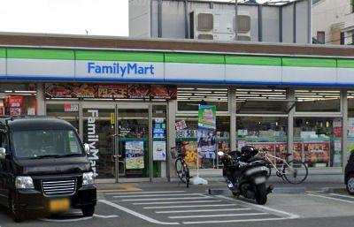 近くのファミリーマート 桃谷公園前店まで812m（徒歩11分）