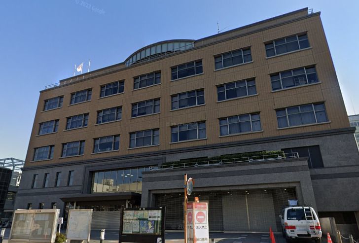 近くの生野区役所まで905m（徒歩12分）