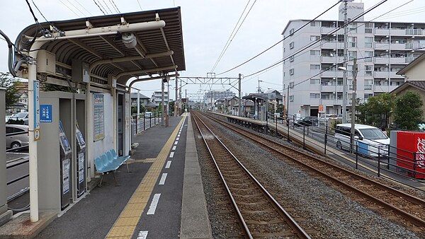 近くのJR予讃線香西駅まで951m(徒歩12分)