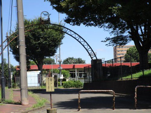 近くの東村山市運動公園まで1,193m（徒歩15分）