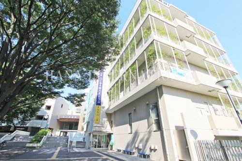 近くの狛江市役所まで916m(徒歩12分)