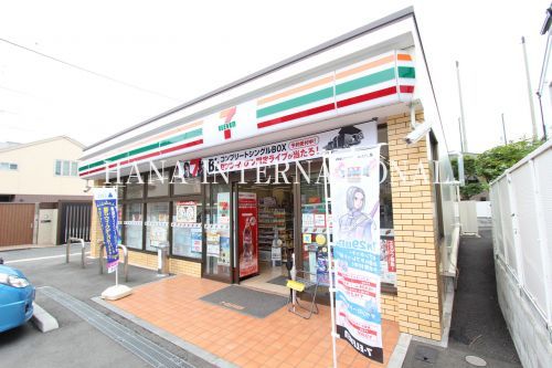 近くのセブン‐イレブン 飛田給品川通り店まで638m（徒歩8分）