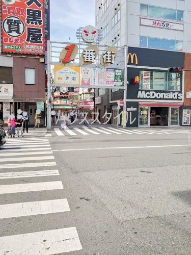 近くの１番街まで388m（徒歩5分）