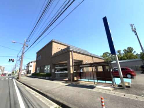 近くの阿波銀行矢三支店まで974m（徒歩13分）