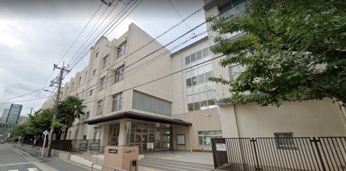 近くの大阪市立城陽中学校まで869m(徒歩11分)