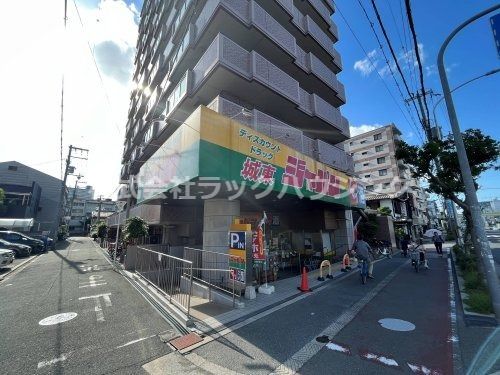 近くのジャパン 城東店まで161m(徒歩3分)
