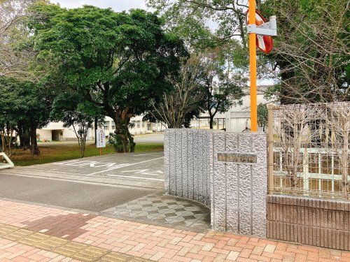 近くの出水工業高校まで412m（徒歩6分）
