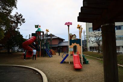 近くの6号公園まで219m（徒歩3分）