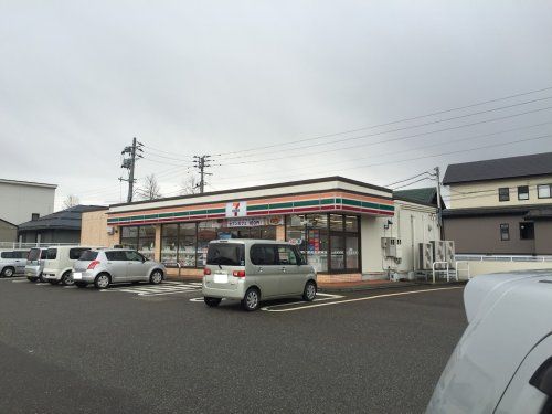近くのセブンイレブン長岡関原南店まで477m(徒歩6分)