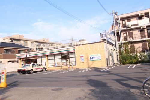 近くのセブン-イレブン三鷹下連雀7丁目店まで669m(徒歩9分)