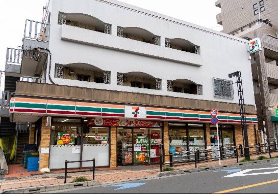 近くのセブンイレブン 三鷹台店まで451m(徒歩6分)