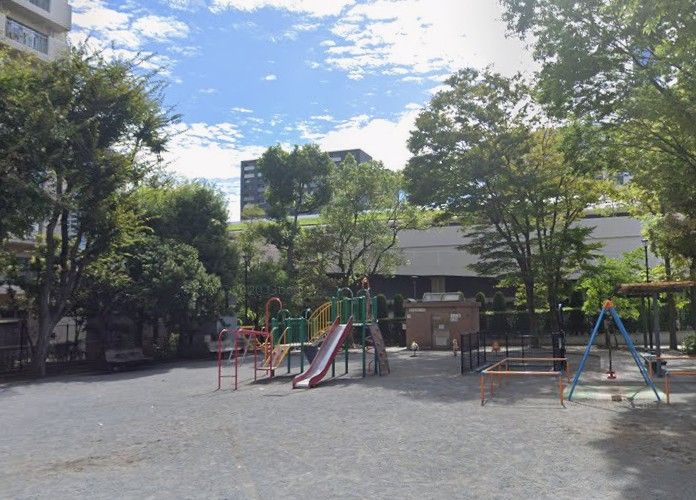 近くの豊海児童公園まで273m（徒歩4分）