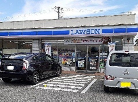 近くのローソン 婦中西ヶ丘店まで1,362m(徒歩18分)