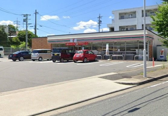 近くのセブンイレブン 名古屋八前1丁目店まで978m（徒歩13分）