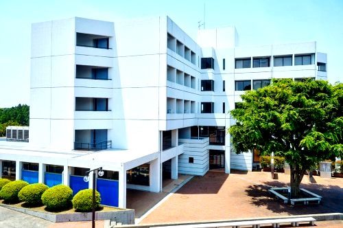 近くの私立明治学院大学横浜キャンパスまで1,063m(徒歩14分)