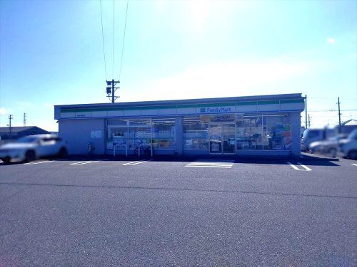 近くのファミリーマート 岩倉八剱町店まで580m（徒歩8分）
