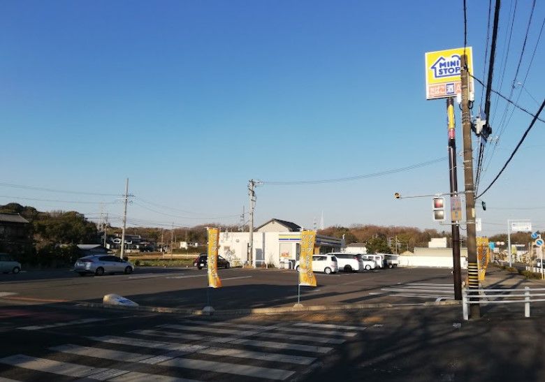 近くのミニストップ 長久手岩作店まで368m（徒歩5分）