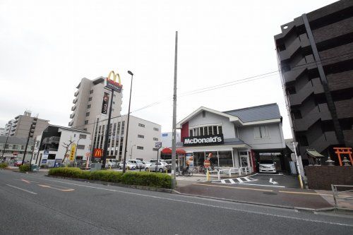 近くの飲食店まで1,400m（徒歩18分）