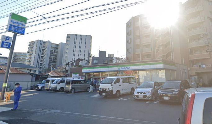 近くのファミリーマート 松山金沢文庫店まで707m（徒歩9分）