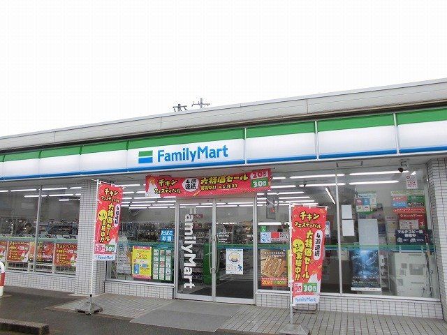 近くのファミリーマート 射水大門店まで540m(徒歩7分)