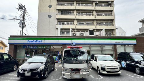 近くのコンビニまで138m（徒歩2分）