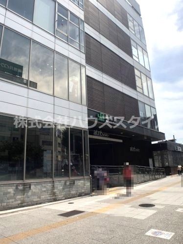 近くの巣鴨駅北口まで1,324m（徒歩17分）