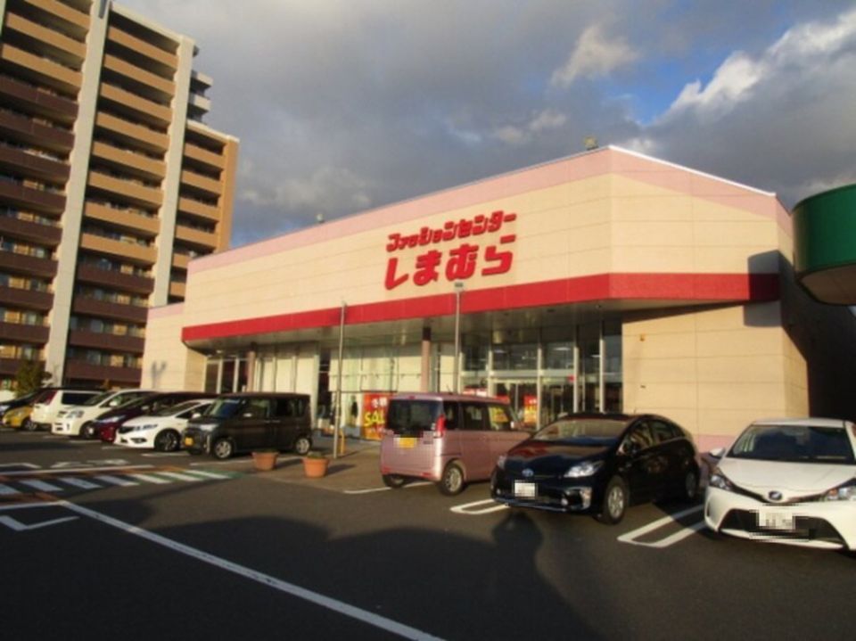 近くのしまむら　岩切店まで613m（徒歩8分）