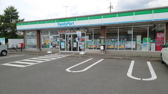 近くのファミリーマート 太田東金井店まで1,096m（徒歩14分）