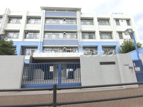 近くの小学校まで91m（徒歩2分）