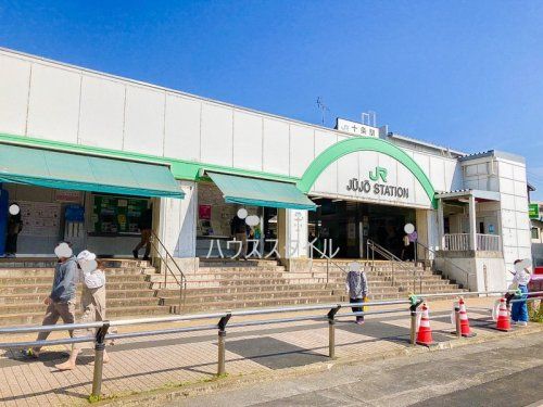 近くの十条駅北口まで769m（徒歩10分）