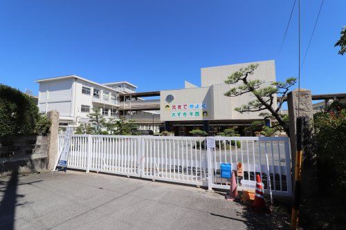 近くの一宮市立木曽川西小学校まで755m(徒歩10分)