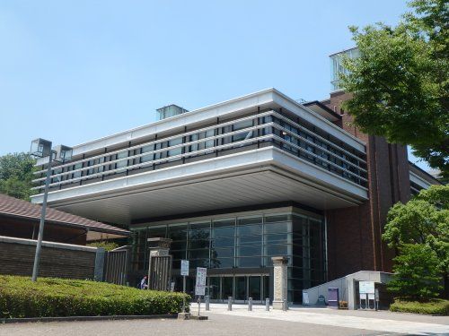 近くの同志社大学まで2,340m（徒歩30分）