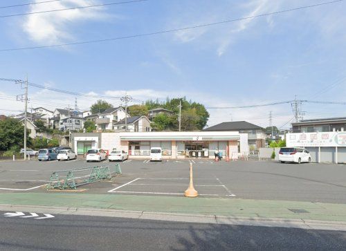 近くのコンビニまで2,085m（徒歩27分）