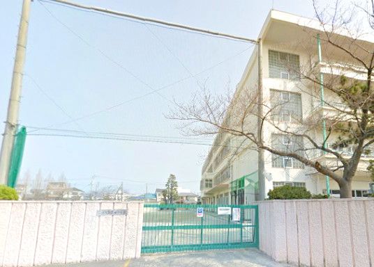 近くの守口市立藤田小学校まで669m（徒歩9分）