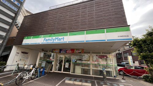近くのファミリーマート中神駅前店まで887m（徒歩12分）