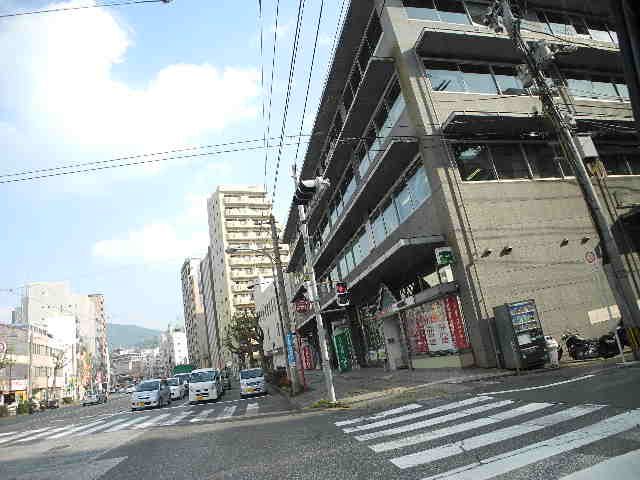 近くの長崎中央郵便局まで516m(徒歩7分)