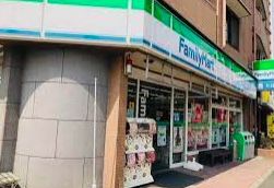 近くのファミリーマート 大島五丁目店まで183m（徒歩3分）
