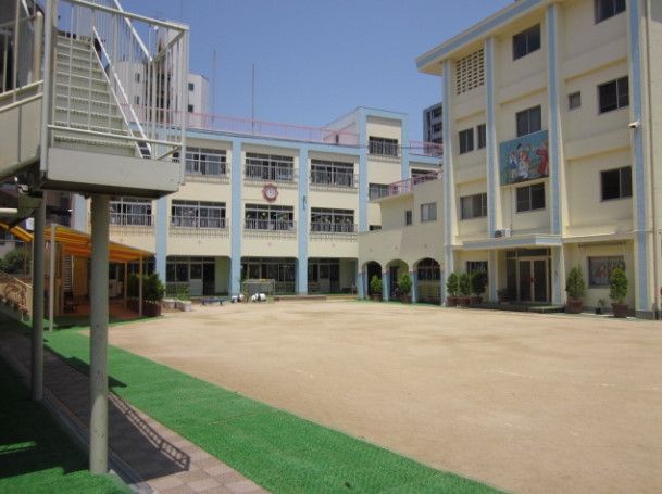 近くの愛徳幼稚園まで627m（徒歩8分）