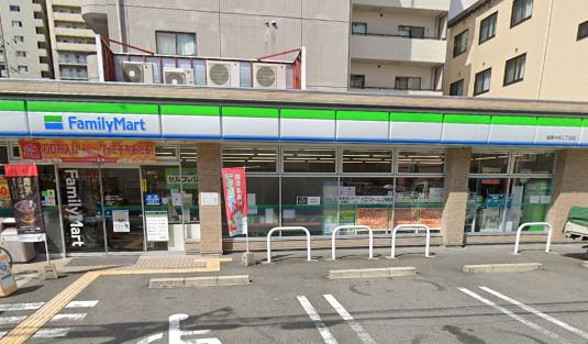 近くのファミリーマート 城東中央二丁目店まで1,417m（徒歩18分）
