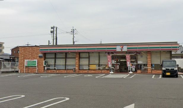 近くのセブンイレブンまで70m(徒歩1分)