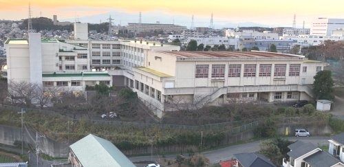 近くの神奈川県立上矢部高校まで2,399m(徒歩30分)