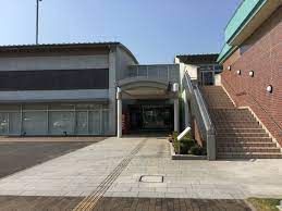 近くの三豊市仁尾町図書館まで945m（徒歩12分）